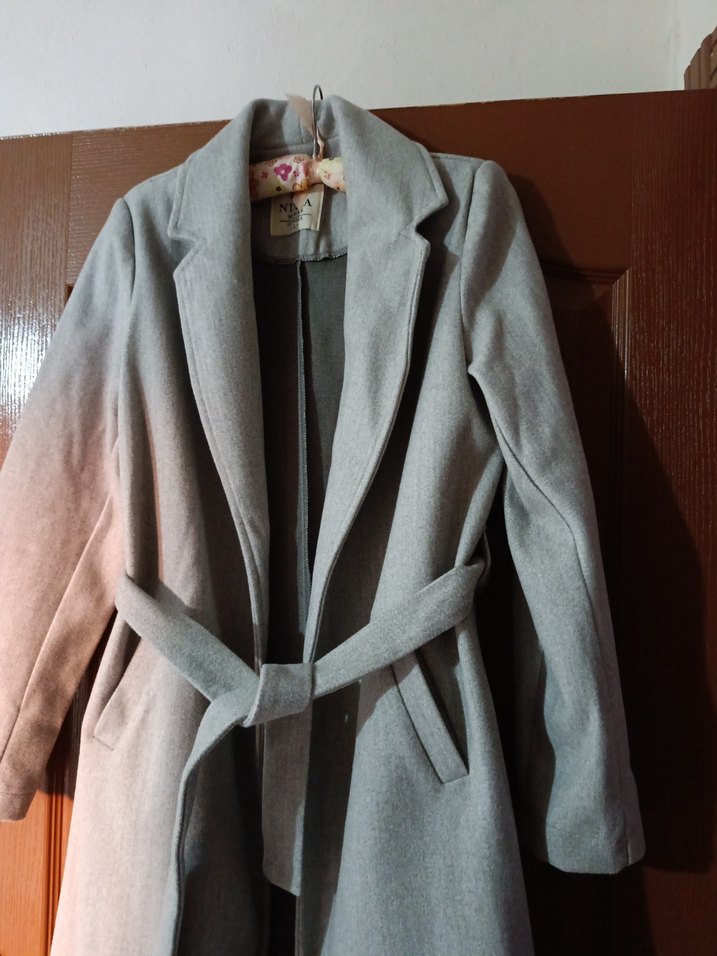 Açık gri kemerli kaban - Görsel 5