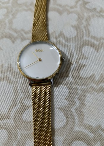 Altın Renkli Kadın Saat - Görsel 3