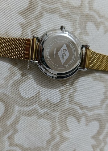 Altın Renkli Kadın Saat - Görsel 4