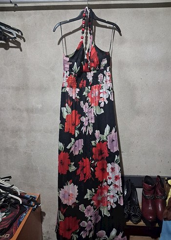 Batik Siyah Cicekli Uzun Halter Elbise