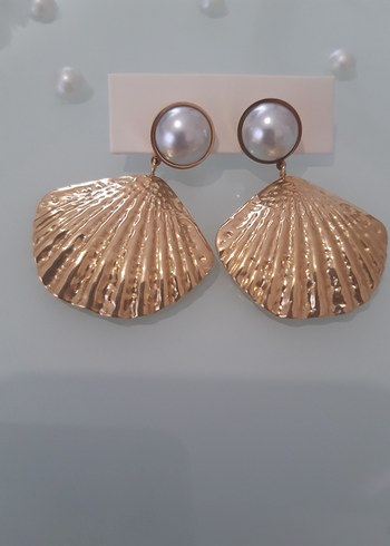 Mini Bej Pileli Deniz Kabuğu Küpe - Görsel 2