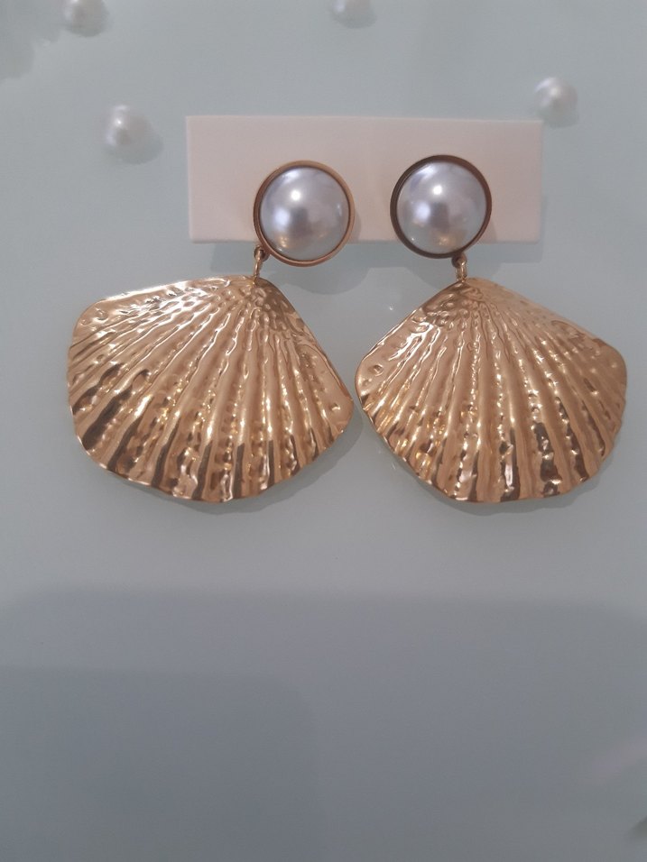 Mini Bej Pileli Deniz Kabuğu Küpe - Görsel 2