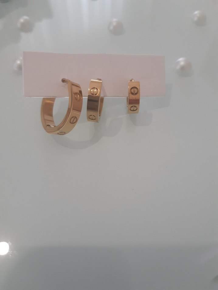 Altın Renkli Mini Tokalı Halka Küpeler - Görsel 2