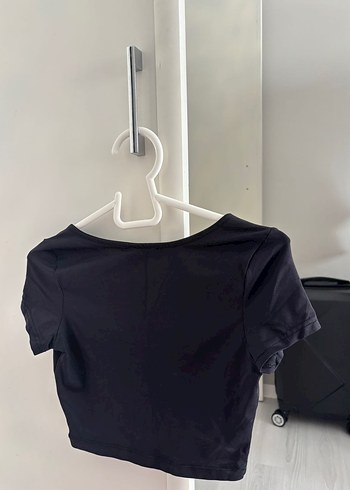 Siyah Kare Yaka Kısa Kollu Crop - Görsel 3