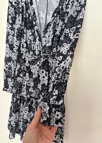 Şifon Düğmeli Desenli Elbise - Görsel 3