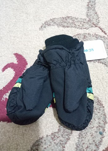 Erkek Çocuk Siyah Renkli Kaydırmaz Eldiven - Görsel 2