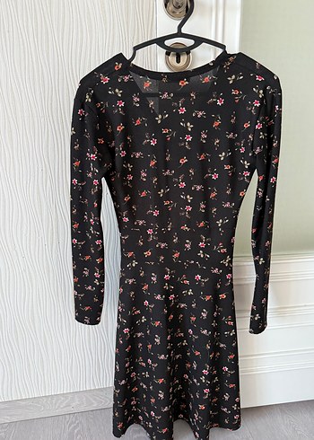 Uzun Kol V Yaka Siyah Desenli Elbise - Görsel 3