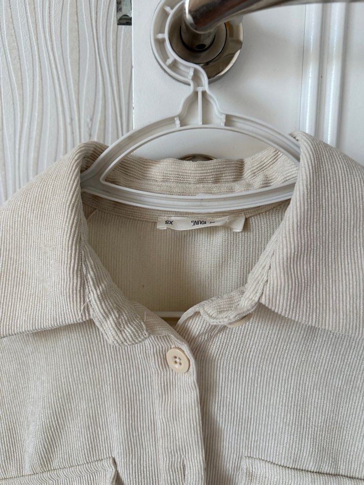 Düğmeli Kadife Bej Kadın Gömlek - Görsel 2