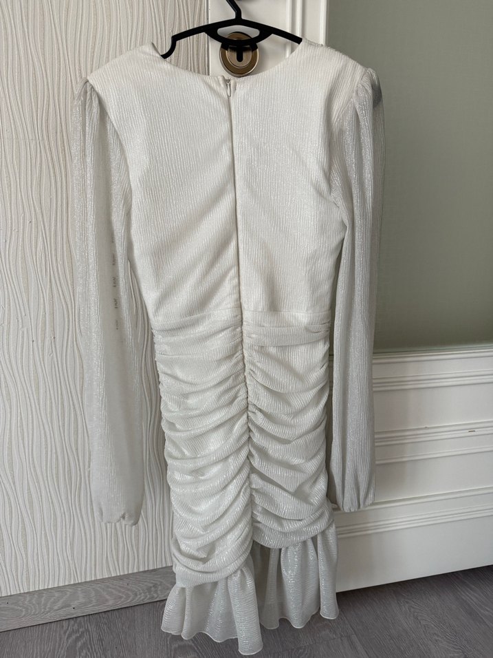 Beyaz V Yakalı Uzun Kollu Midi Elbise - Görsel 2