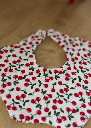 Kiraz desenli renkli bebek önlüğü - Görsel 2