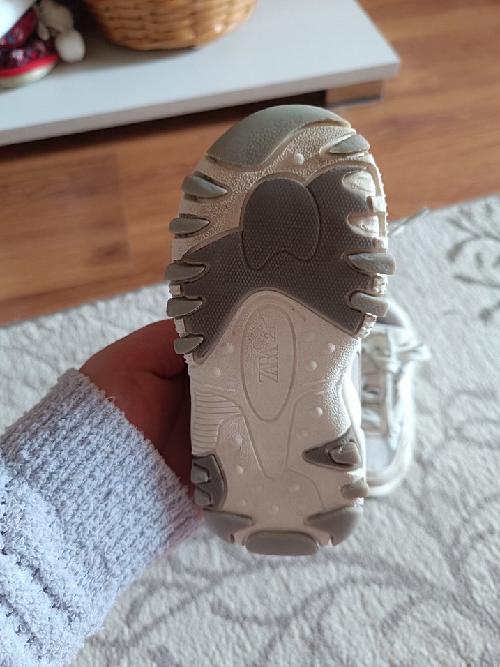 Beyaz Bağcıklı Kız Spor Ayakkabısı - Görsel 2