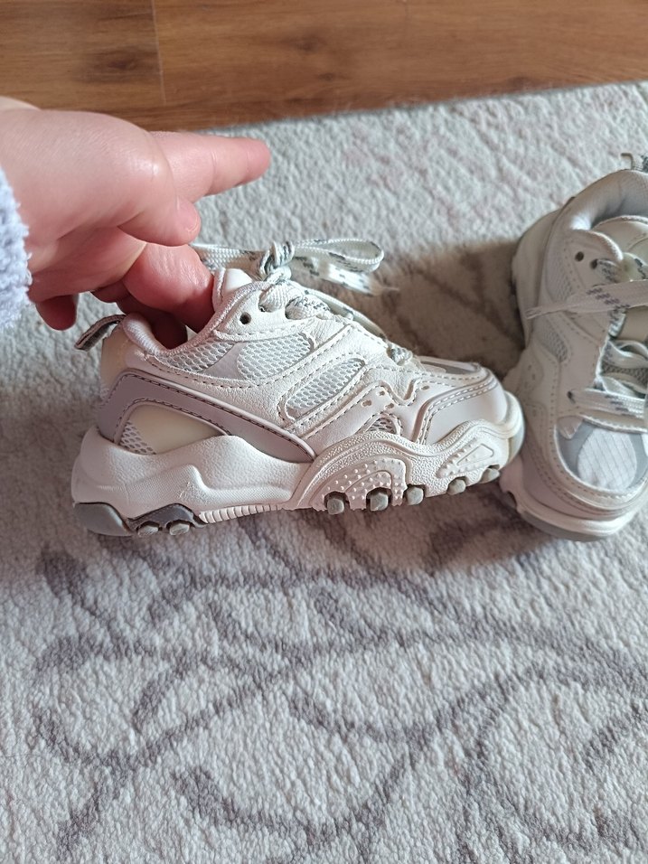 Beyaz Bağcıklı Kız Spor Ayakkabısı - Görsel 3