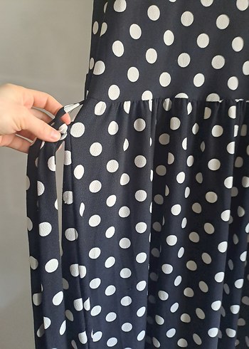 Uzun Siyah Puantiyeli Bol Kesim Elbise - Görsel 3