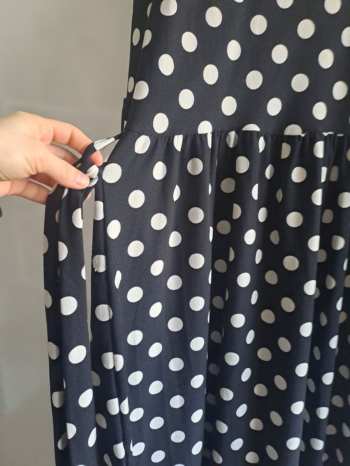 Uzun Siyah Puantiyeli Bol Kesim Elbise - Görsel 3