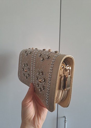 Taz İşlemeli Krem Deri Kadın Portföy Çanta - Görsel 2