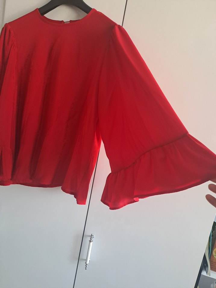 Uzun Kollu Kırmızı Fırfırlı Kadın Bluz - Görsel 2