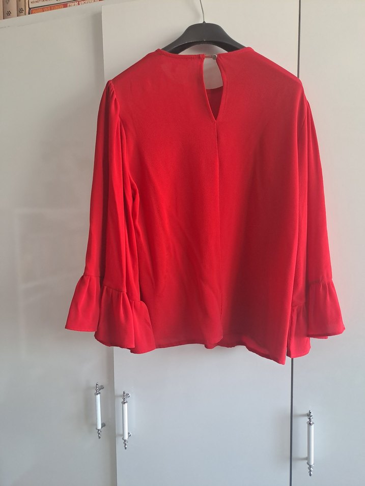 Uzun Kollu Kırmızı Fırfırlı Kadın Bluz - Görsel 4
