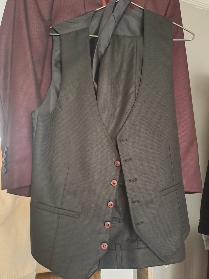 Düğmeli Bordo Erkek Takım - Görsel 4