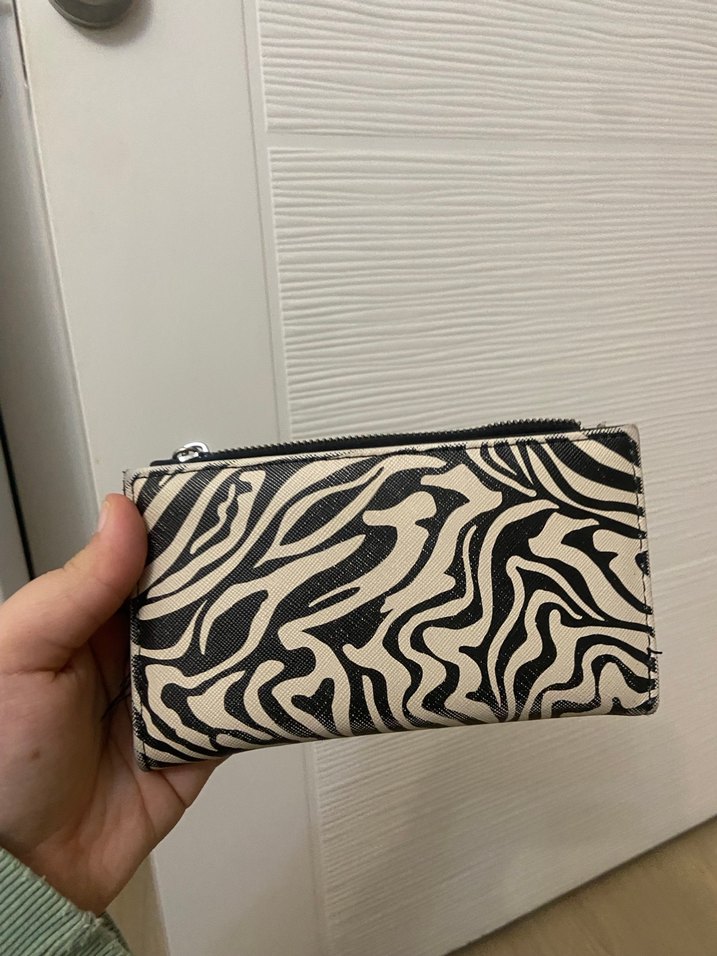 STRADİVARİUS CÜZDA 2 -3 kez kullanildi - Görsel 2