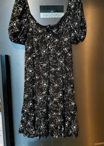 mavi jeans 
Siyah Desenli Midi Elbise - Görsel 2