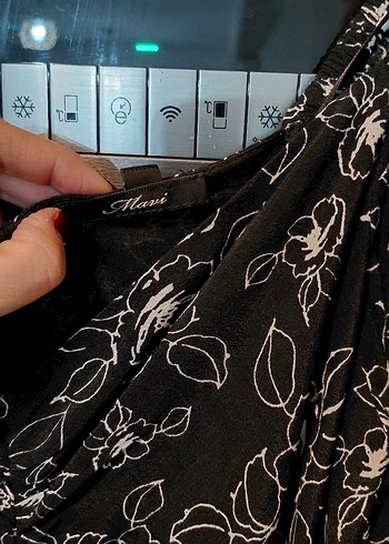 mavi jeans 
Siyah Desenli Midi Elbise - Görsel 3