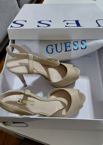 guess 
Bej Stiletto Topuklu Kadın Akşam Ayakkabısı - Görsel 6