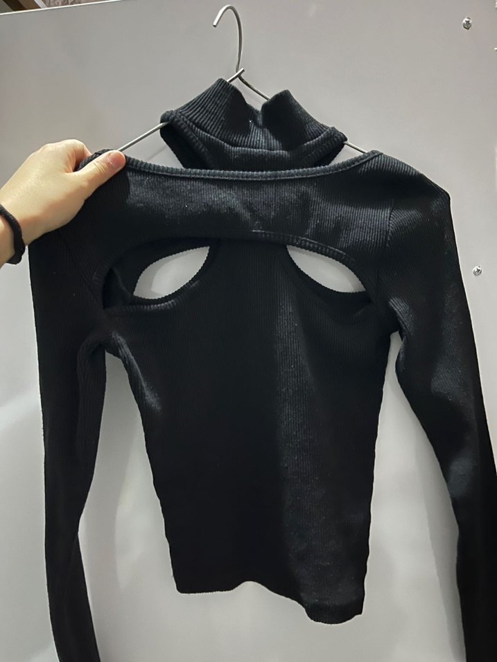 Yüksek Yakalı Siyah Gotik Kadın Kazak - Görsel 2