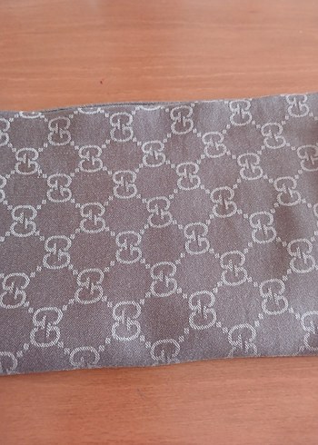 Gri Kadın Saten Şal Drapeli Tasarım - Görsel 3