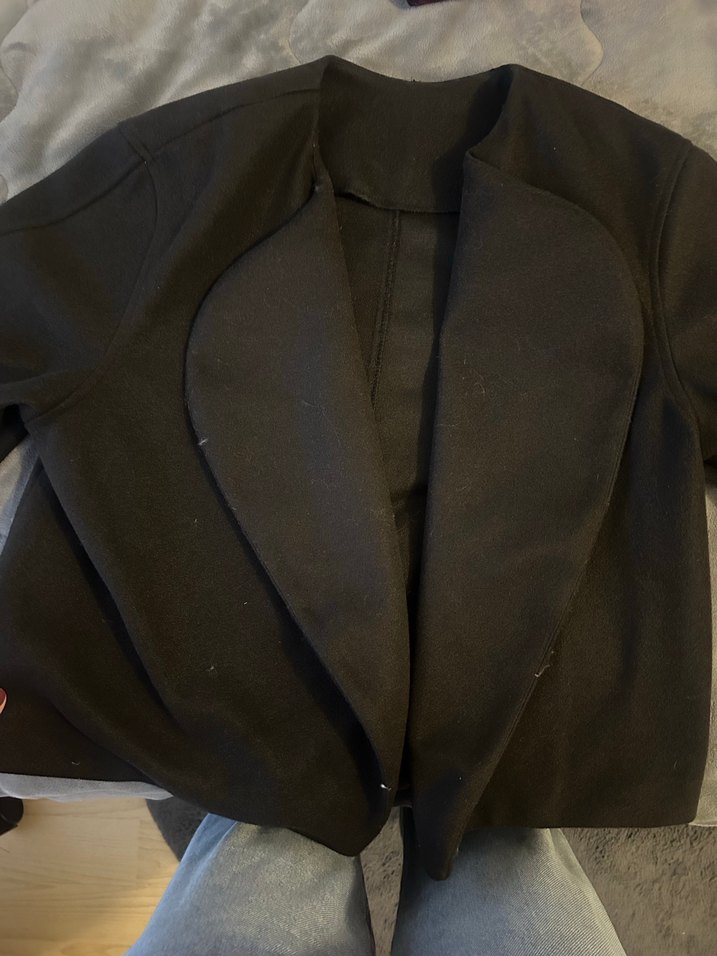 Düğmeli Siyah Midi Kaban - Görsel 2