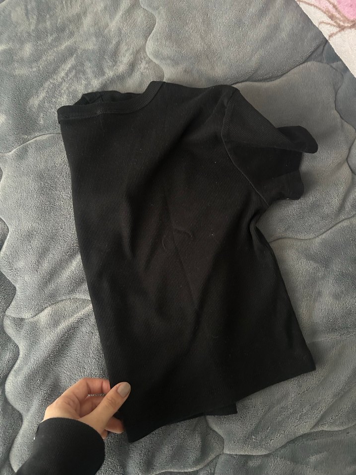 Siyah Kısa Kollu Crop Top - Görsel 3