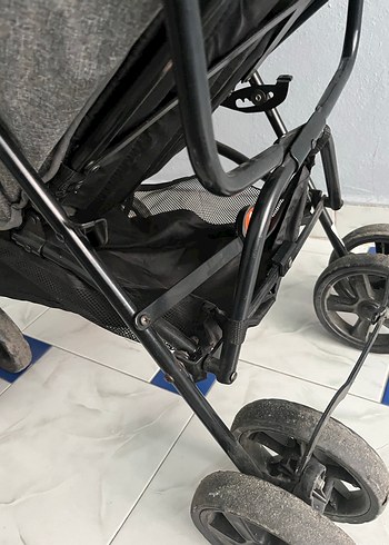 Gri Bebek Arabası Hafif ve Kullanışlı - Görsel 4