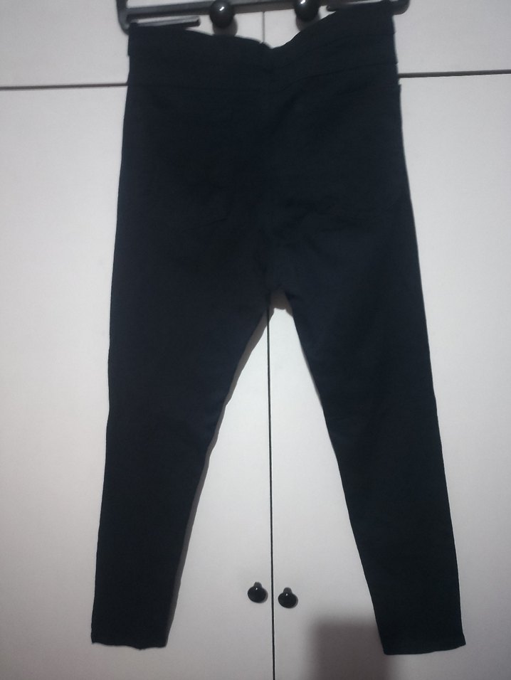 Siyah Kemerli Kadın Kot Pantolon - Görsel 4