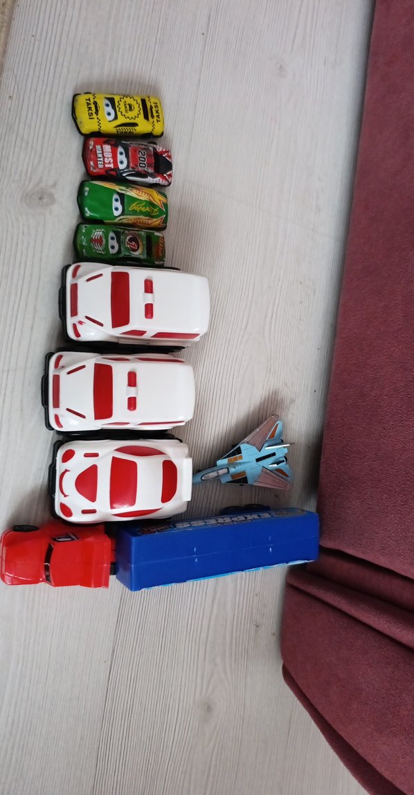 Renkli Oyuncak Araba Seti - Görsel 2