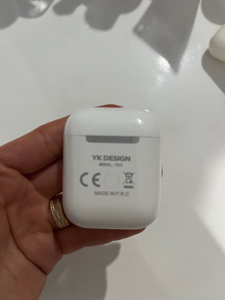 Beyaz Kablosuz Kulaklık Şarj Kutusu - Görsel 3