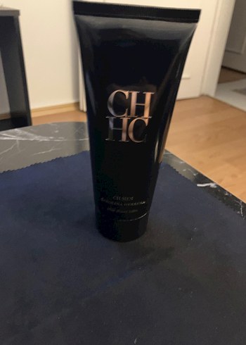 Carolina Herrera CH Men Tıraş Sonrası Losyonu - Görsel 2