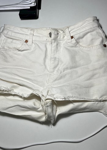 Beyaz Mini Denim Şort - Görsel 3