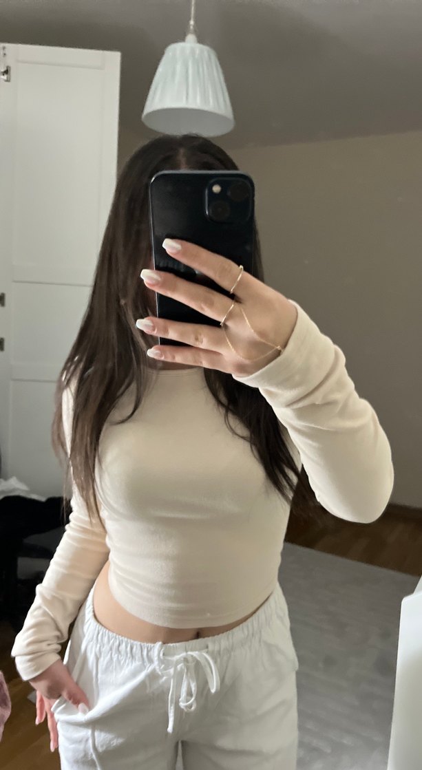 Bej Yüksek Yaka Uzun Kollu Crop Top - Görsel 2