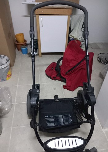 Kırmızı Bebek Arabası ve Taşıma Koltuğu - Görsel 8