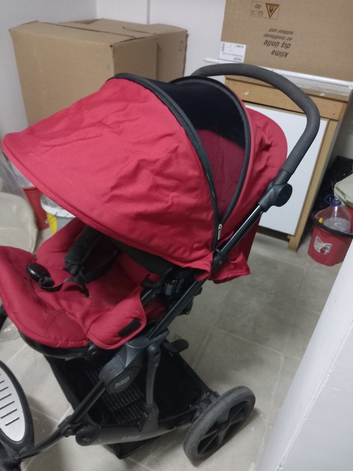 Kırmızı Bebek Arabası ve Taşıma Koltuğu - Görsel 5