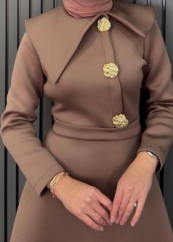 Düğmeli Kahverengi Uzun Kadın Elbise - Görsel 2