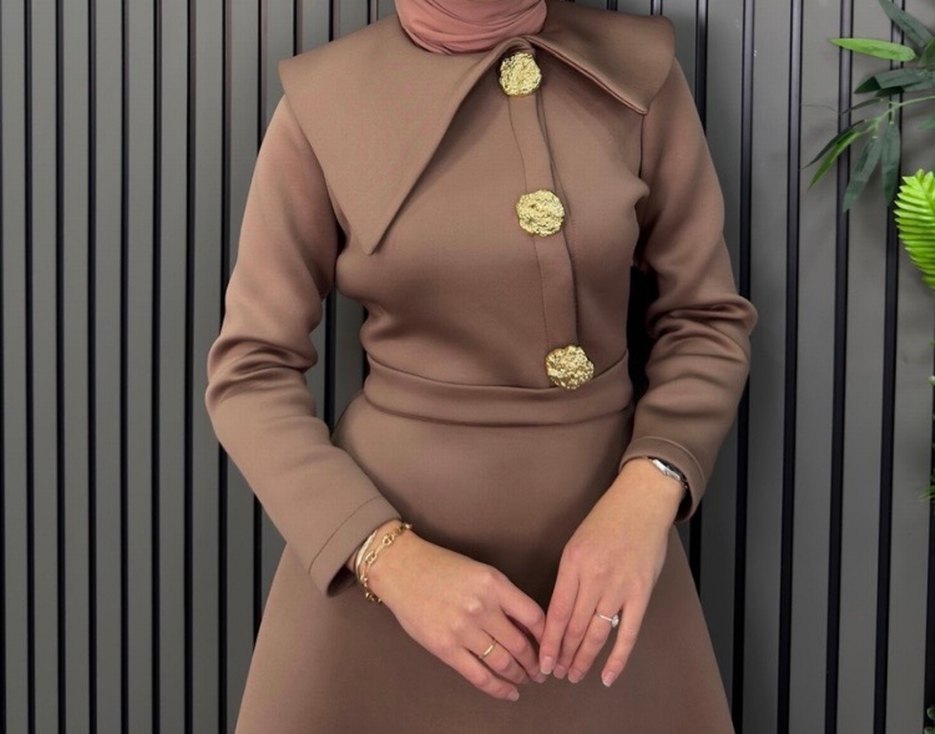 Düğmeli Kahverengi Uzun Kadın Elbise - Görsel 2