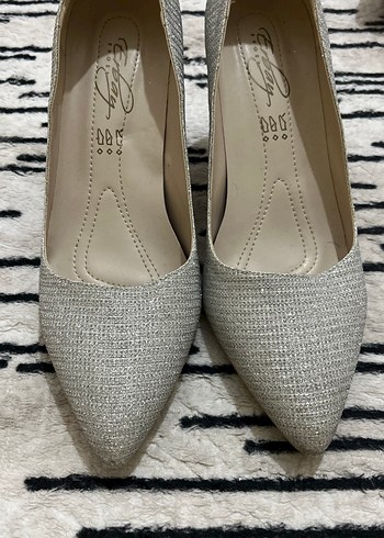 Gri Yılan Desenli Kadın Topuklu Ayakkabı - Görsel 2