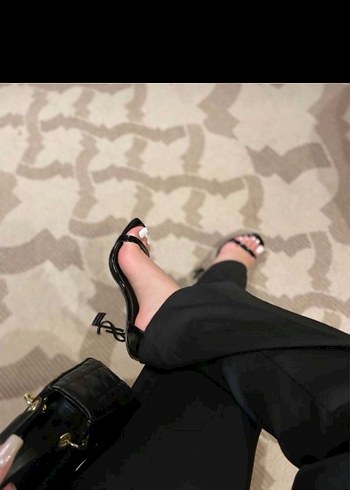 Yves Saint Laurent 37