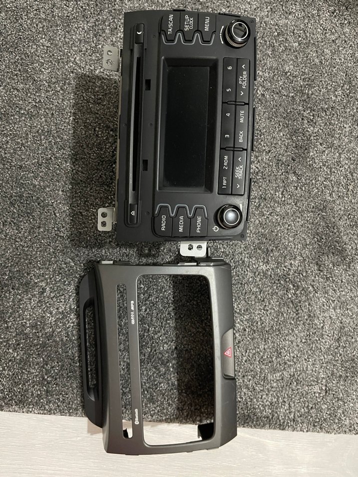 Siyah Araç Müzik Sistemi Ünitesi - Görsel 3