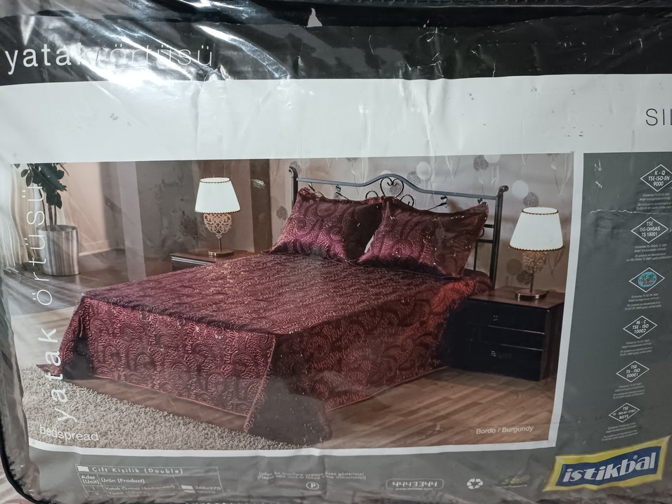 Bordo Nakışlı Yatak Örtüsü - Görsel 3
