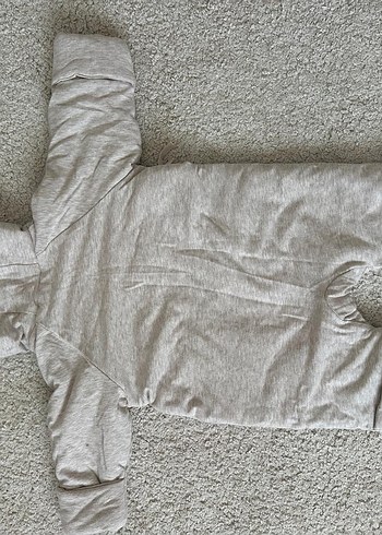 Gri  Kapüşonlu Bebek Tulumu - Görsel 2