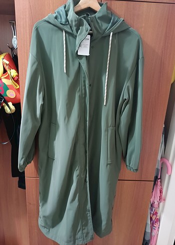 Uzun Düğmeli Yağmurluk - Görsel 2