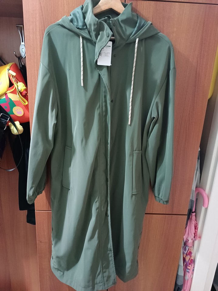 Uzun Düğmeli Yağmurluk - Görsel 2