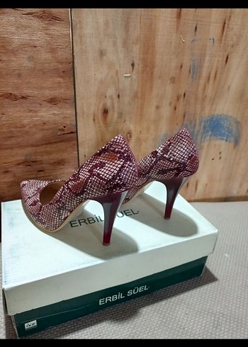 Bordo Yılan Desenli Süet Stiletto - Görsel 2