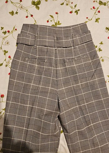 Bershka M Beden Kemerli Gri Ekose Kadın Kumaş Pantolon - Görsel 5